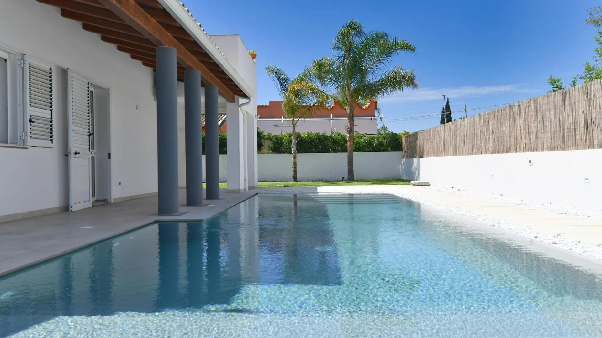Lovely App In Villa With Pool, Fontane Bianche Сиракузы