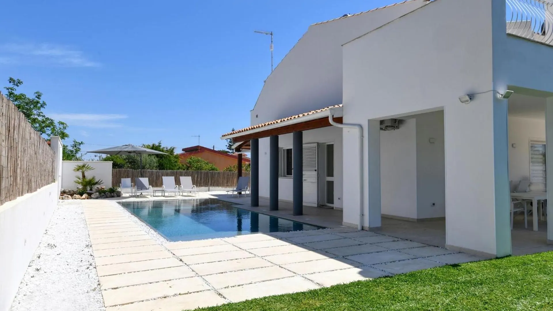 Lovely App In Villa With Pool, Fontane Bianche Сиракузы Италия