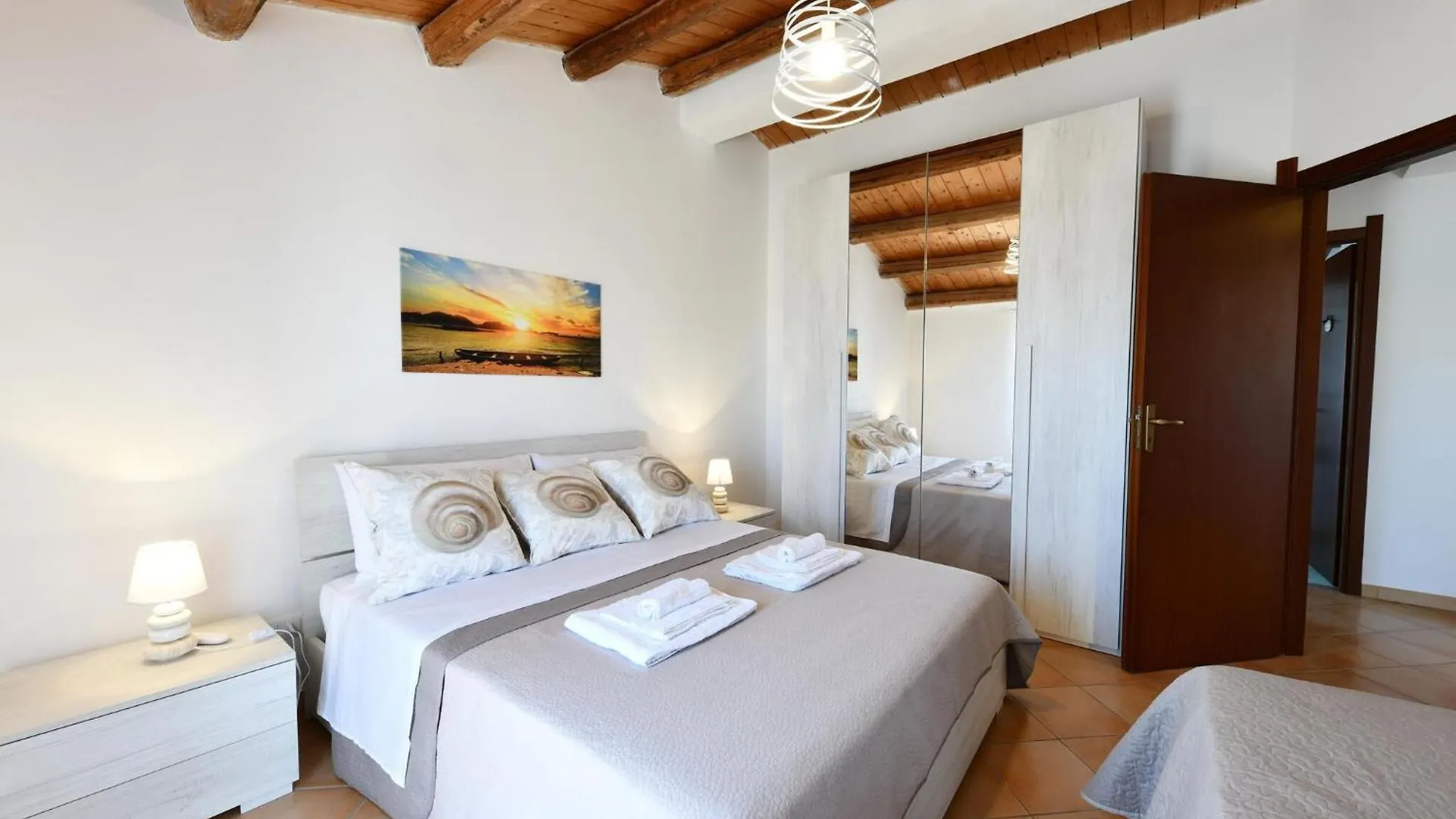 Апартаменты Lovely App In Villa With Pool, Fontane Bianche Сиракузы