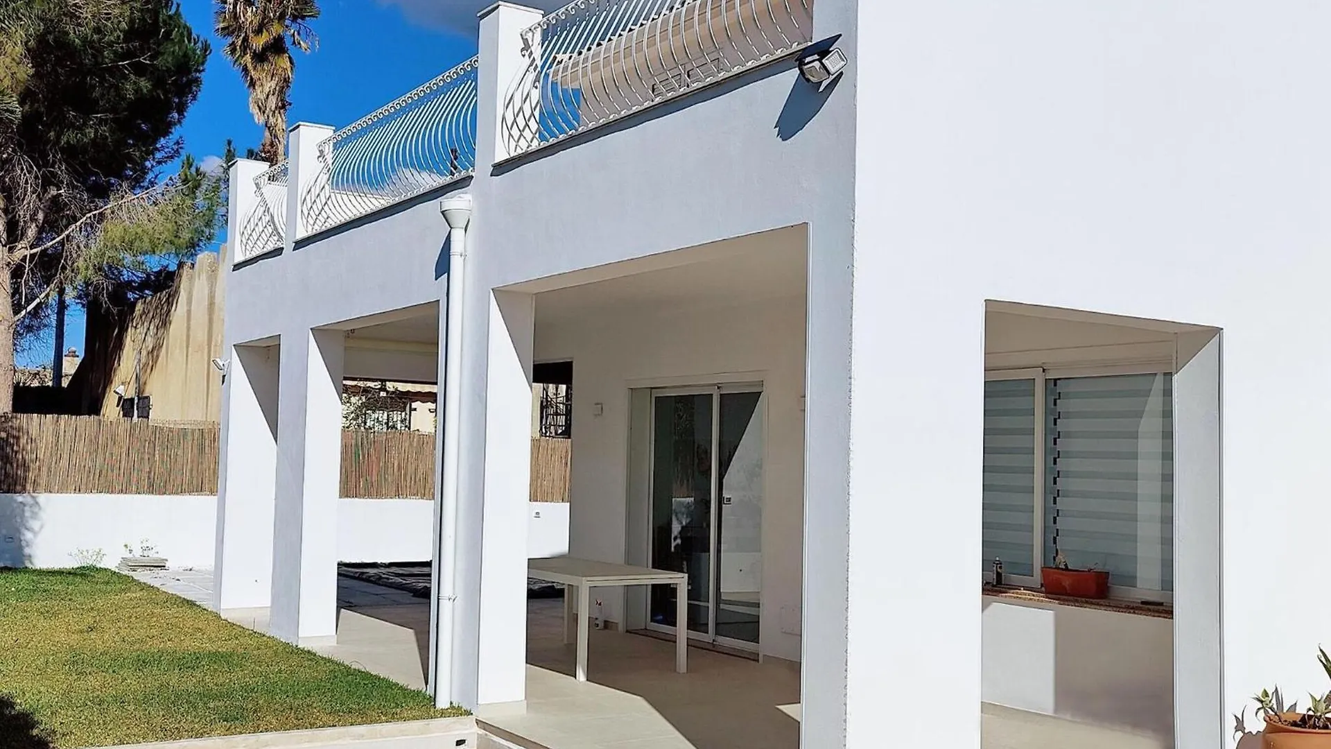 Lovely App In Villa With Pool, Fontane Bianche Сиракузы
